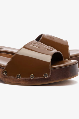 Mule Zuzi Couro Verniz Marrom Sandal Larroudé