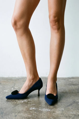 Scarpin Carine Low Camurça Azul Pump Larroudé