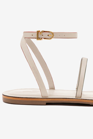 Flat Biarritz Couro Off White Flat Sandal Larroudé