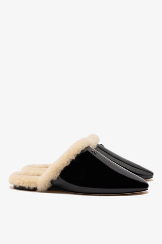 Mule Venice Couro Verniz Preto e Lã Natural Mule Larroudé