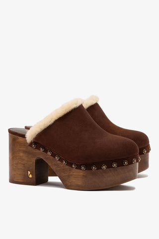 Sandália Plataforma Miso Camurça Marrom e Lã Natural Mule Larroudé
