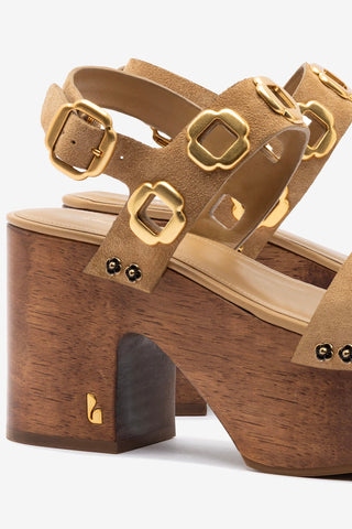 Sandália Plataforma Miso Camurça Caramelo Sandal Larroudé
