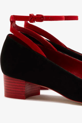 Larroudé x CPPXO: Scarpin Camurça Preto e Vermelho Pump Larroudé x CPPXO