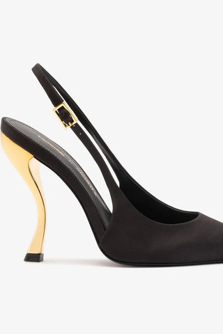 Larroudé x Nicolò B.: Slingback Grace Cetim Preto Pump Larroudé x Nicolò Beretta