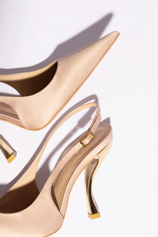 Larroudé x Nicolò B.: Slingback Grace Cetim Bege Larroudé x Nicolò Beretta