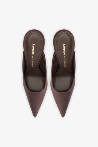 Larroudé x Nicolò B.: Mule Inna Cetim Marrom Mule Larroudé x Nicolò Beretta