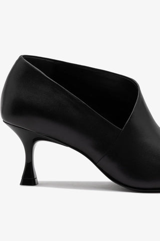 Larroudé By Nicolò B.: Scarpin Vittoria Couro Preto Boot Larroudé x Nicolò Beretta