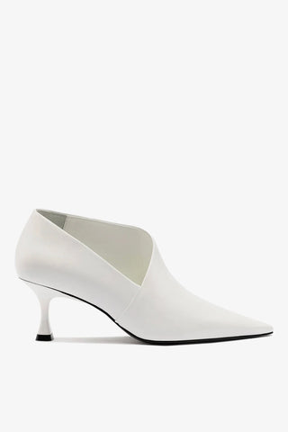 Larroudé By Nicolò B.: Scarpin Vittoria Couro Branco Boot Larroudé x Nicolò Beretta
