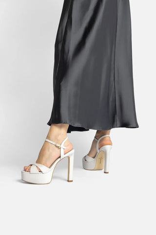 Sandália Plataforma Bianca High Couro Off White Sandal Larroudé