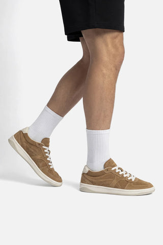 Tênis George Camurça Caramelo e Couro Off White Sneaker Larroudé