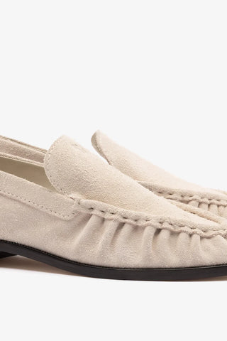 Mocassim Margaux Camurça Cinza Loafer Larroudé