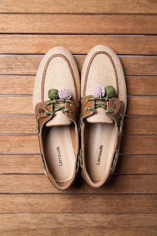 Mocassim Boat Shoe Cyprus Ráfia Bege e Couro Marrom Loafer Larroudé