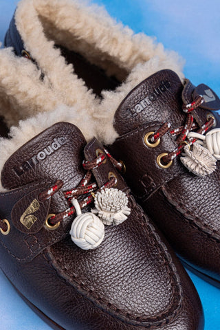 Mocassim Boat Shoe Cyprus Couro Marrom e Lã Natural Loafer Larroudé