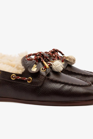 Mocassim Boat Shoe Cyprus Couro Marrom e Lã Natural Loafer Larroudé