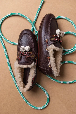 Mocassim Boat Shoe Cyprus Couro Marrom e Lã Natural Loafer Larroudé