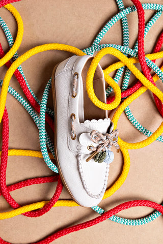Mocassim Boat Shoe Cyprus Couro Off White Loafer Larroudé
