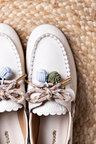 Mocassim Boat Shoe Cyprus Couro Off White Loafer Larroudé