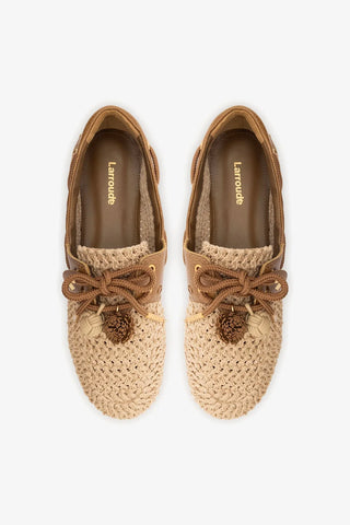 Mocassim Boat Shoe Cyprus Crochê Natural e Couro Marrom Loafer Larroudé