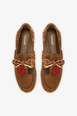 Mocassim Boat Shoe Cyprus Camurça Caramelo Loafer Larroudé