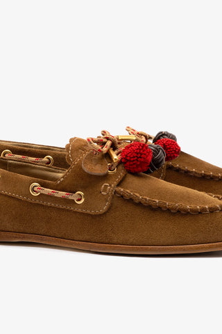 Mocassim Boat Shoe Cyprus Camurça Caramelo Loafer Larroudé
