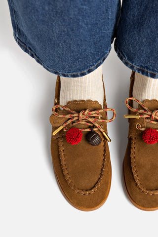 Mocassim Boat Shoe Cyprus Camurça Caramelo Loafer Larroudé