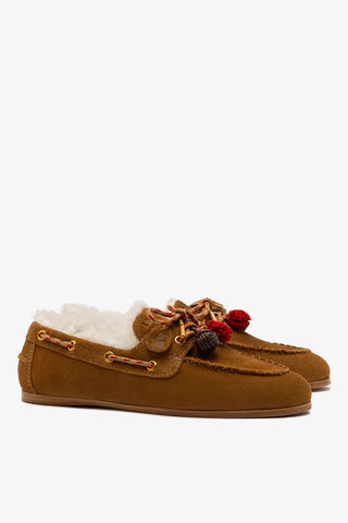 Mocassim Boat Shoe Cyprus Camurça Marrom e Lã Natural Loafer Larroudé