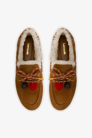 Mocassim Boat Shoe Cyprus Camurça Marrom e Lã Natural Loafer Larroudé