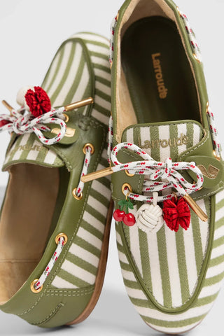 Mocassim Boat Shoe Cyprus Lona Listrada Verde Loafer Larroudé