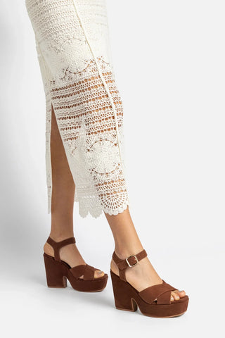 Sandália Plataforma Cher Camurça Marrom Sandal Larroudé