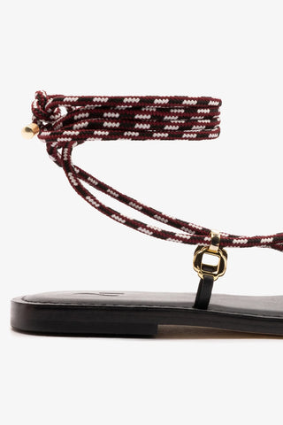 Sandália Flat Antibes Couro Preto Flat Sandal Larroudé