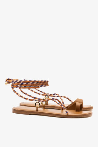 Sandália Flat Antibes Couro Caramelo Flat Sandal Larroudé