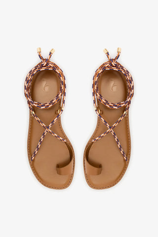 Sandália Flat Antibes Couro Caramelo Flat Sandal Larroudé