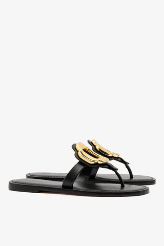 Sandália Flat Margherita Couro Preto e Metal Dourado Flat Sandal Larroudé