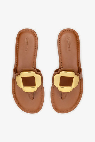 Sandália Flat Margherita Couro Off White e Metal Dourado Flat Sandal Larroudé