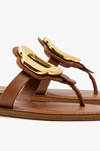 Sandália Flat Margherita Couro Off White e Metal Dourado Flat Sandal Larroudé