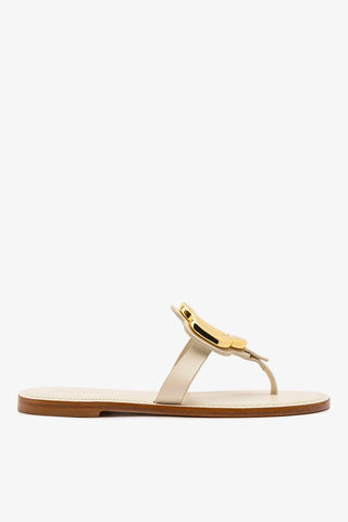 Sandália Flat Margherita Couro Off White e Metal Dourado Flat Sandal Larroudé