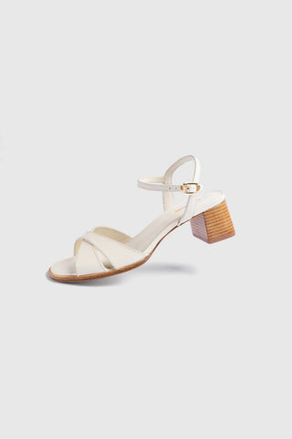 Sandália Roma Couro Off White Sandal Larroudé