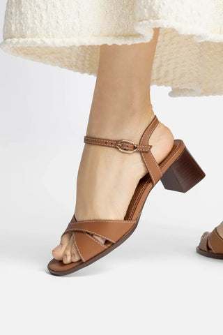 Sandália Roma Couro Caramelo Sandal Larroudé