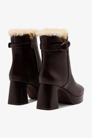 Bota Dolly Verona Low Couro Marrom e Lã Natural Boot Larroudé