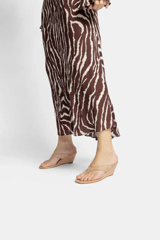 Sandália Anabela Gaia Low Ráfia Bege Sandal Larroudé