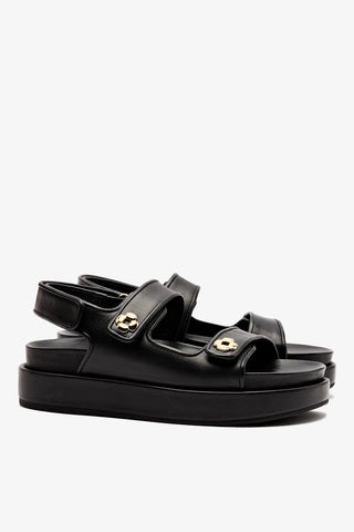 Sandália Jetty Couro Preto Flat Sandal Larroudé