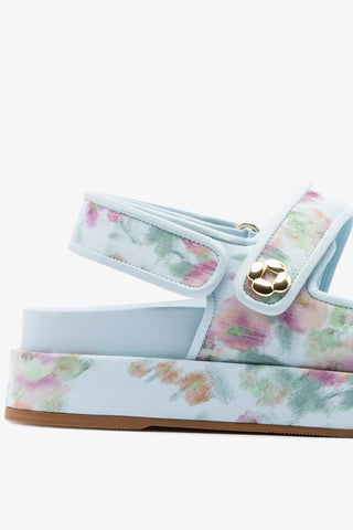 Larroudé x Markarian: Sandália Jetty Tecido Floral Azul Sandal Larroudé x Markarian