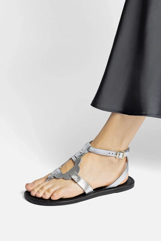 Sandália Flat Margherita Couro Prateado Flat Sandal Larroudé