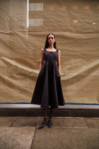 Vestido Sophia Cetim Preto Vestuario Larroudé x Jonathan Cohen