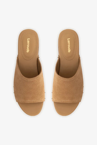 Mule Plataforma Willow Camurça Caramelo Sandal Larroudé