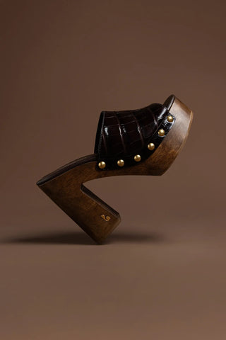 Larroudé x Kenneth Cole: Mule Couro Croco Marrom Mule Larroudé x Kenneth Cole