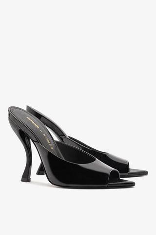 Larroudé x Nicolò B.: Mule Malibu Couro Verniz Preto Mule Larroudé x Nicolò Beretta
