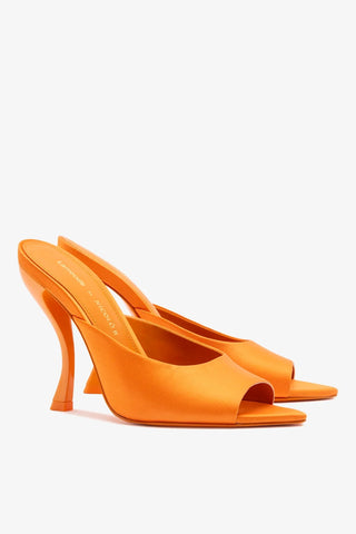 Larroudé x Nicolò B.: Mule Malibu Cetim Laranja Mule Larroudé x Nicolò Beretta