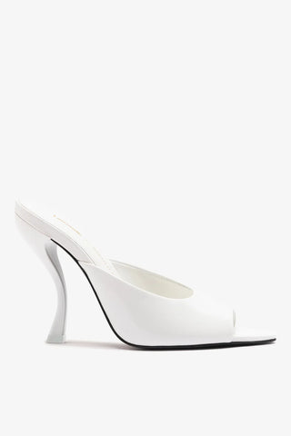 Larroudé x Nicolò B.: Mule Malibu Couro Verniz Branco Mule Larroudé x Nicolò Beretta