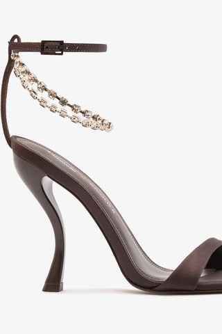 Larroudé x Nicolò B.: Sandália Nana Cetim Marrom Sandal Larroudé x Nicolò Beretta